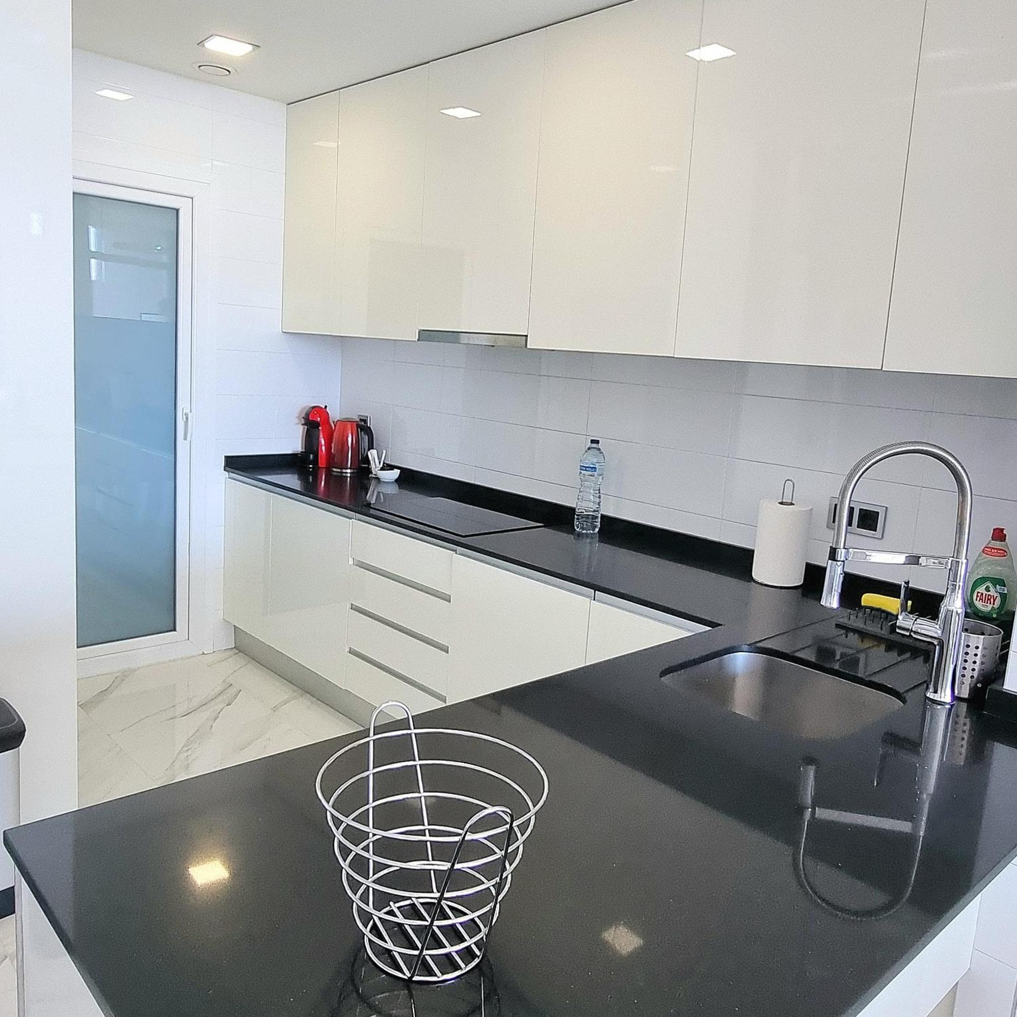 Sunset Drive Apartments Бенидорм Екстериор снимка